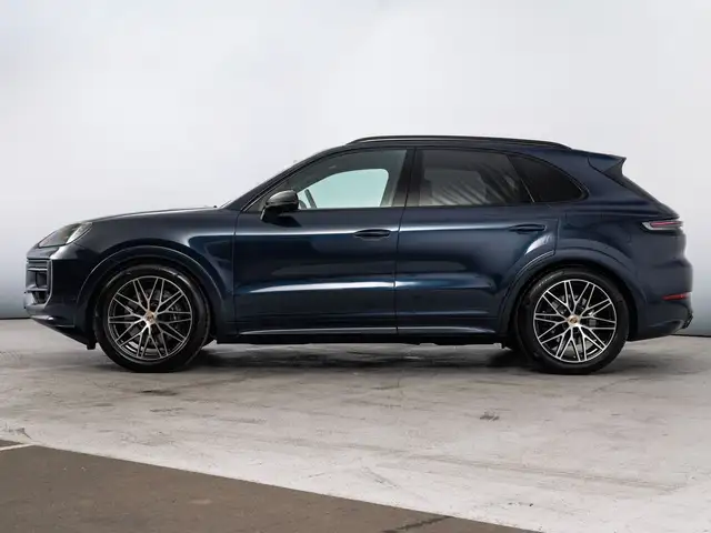 Porsche Cayenne view 2