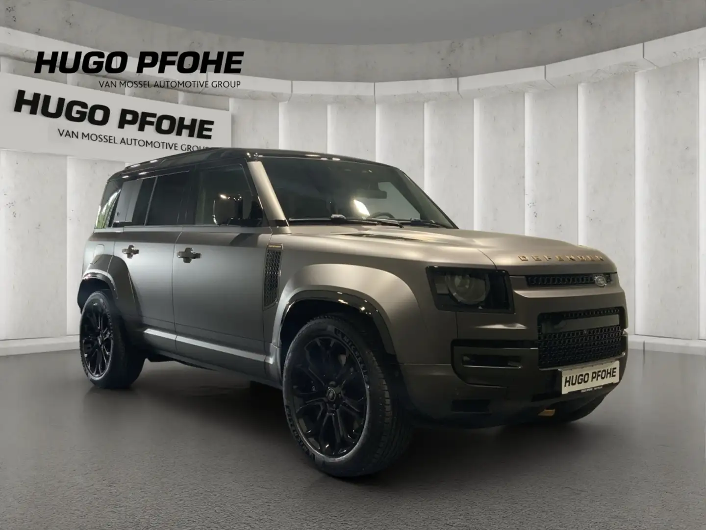 Land Rover Defender 4.4 P635 110 OCTA 4.4l Grau - 2