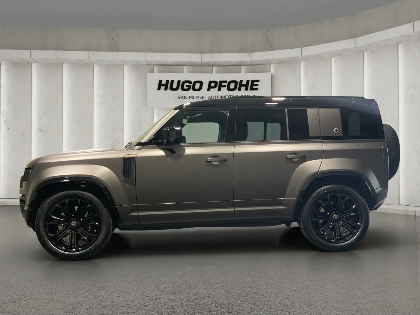 Land Rover Defender 4.4 P635 110 OCTA 4.4l Gris - 2