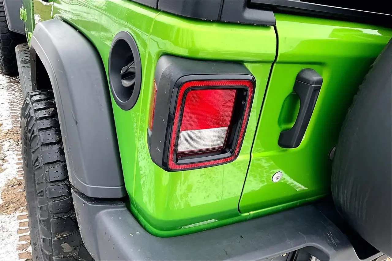 Jeep Wrangler снимка Jeep Wrangler