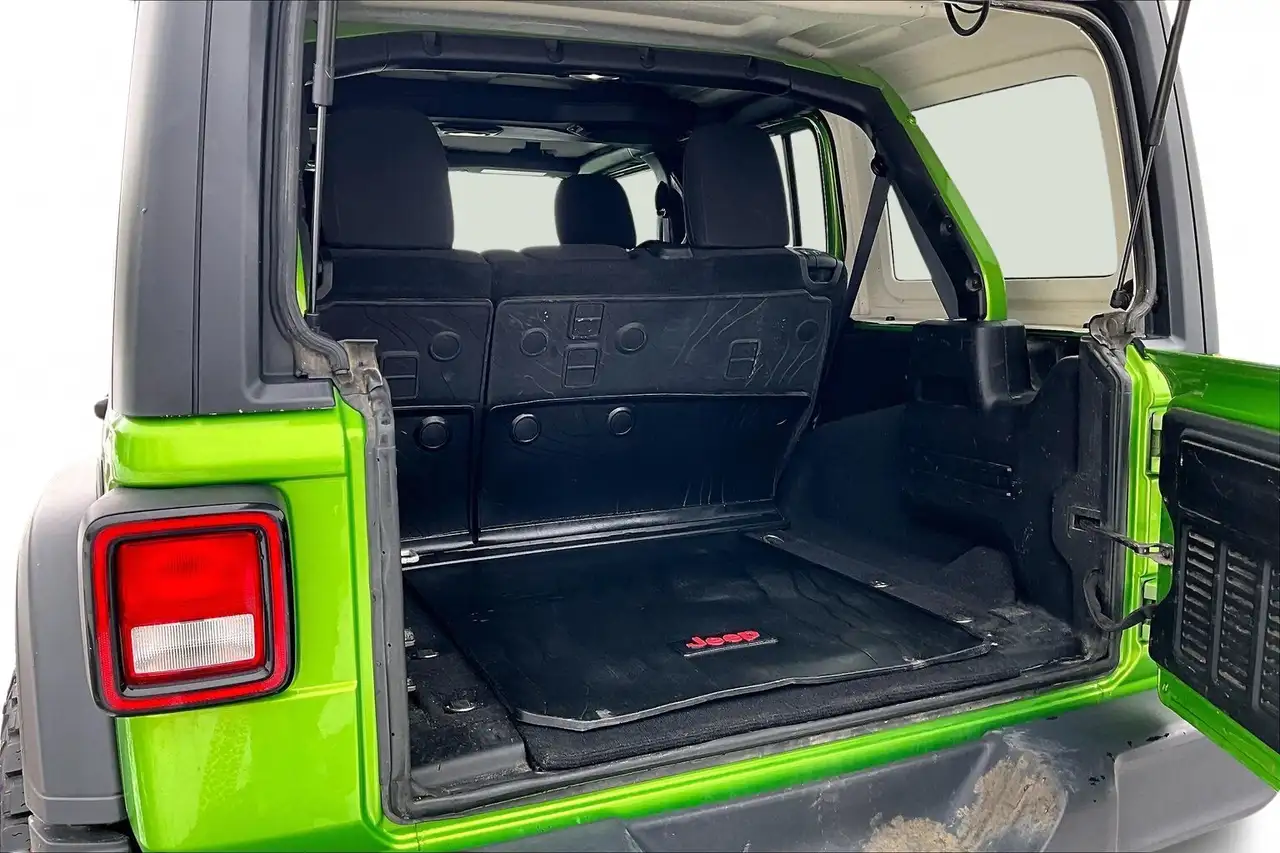 Jeep Wrangler снимка Jeep Wrangler