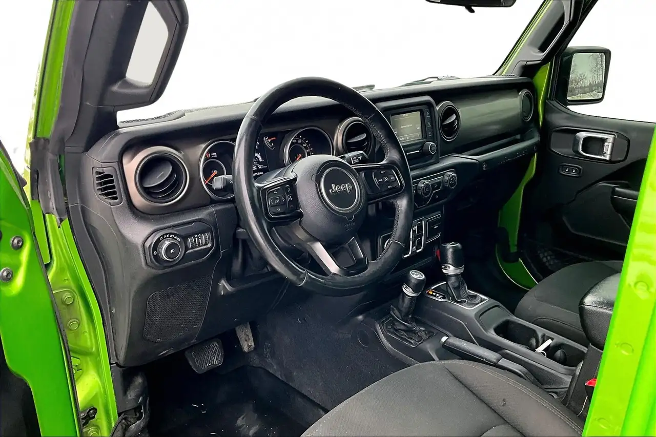 Jeep Wrangler снимка Jeep Wrangler