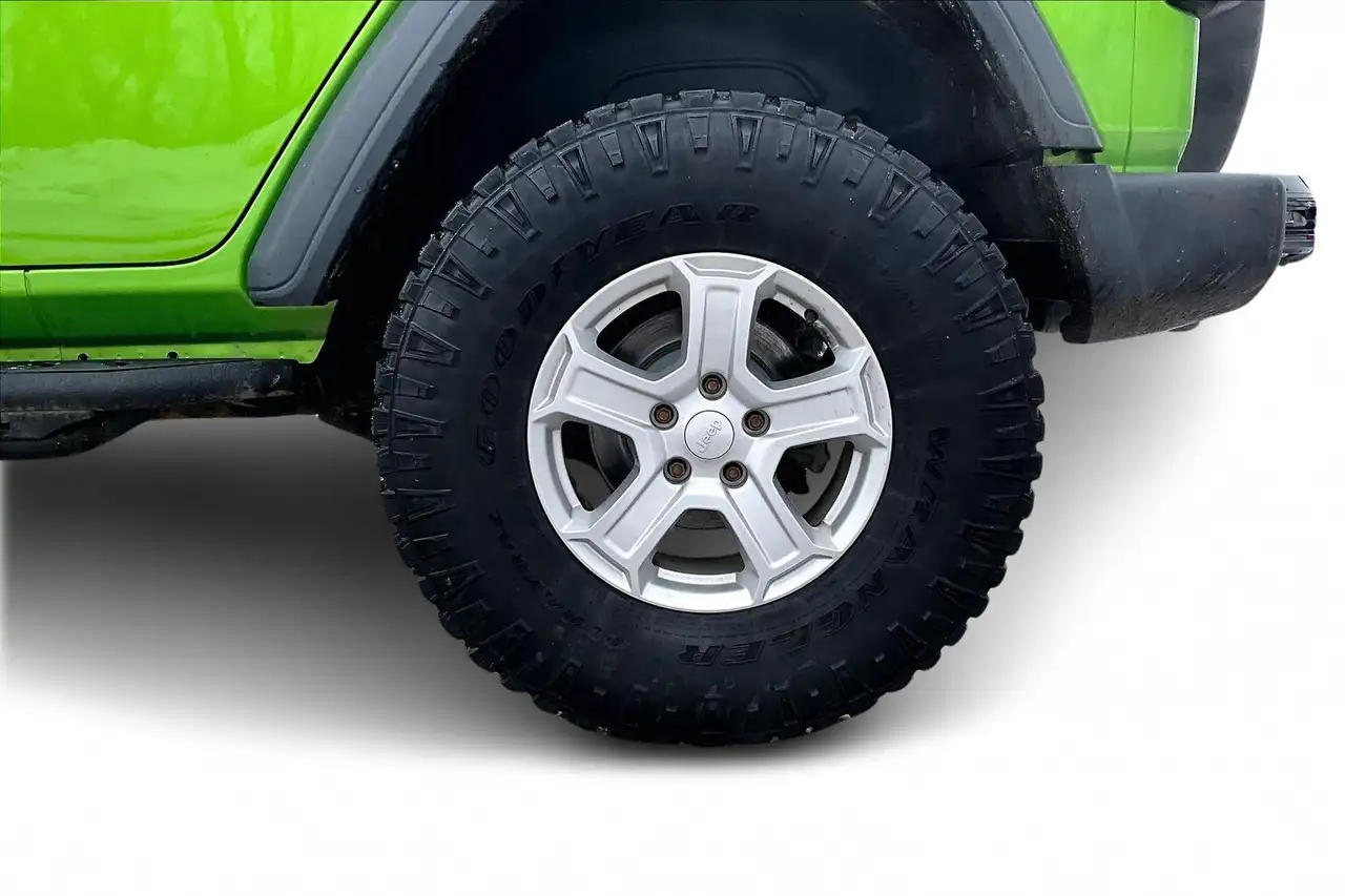 Jeep Wrangler снимка Jeep Wrangler