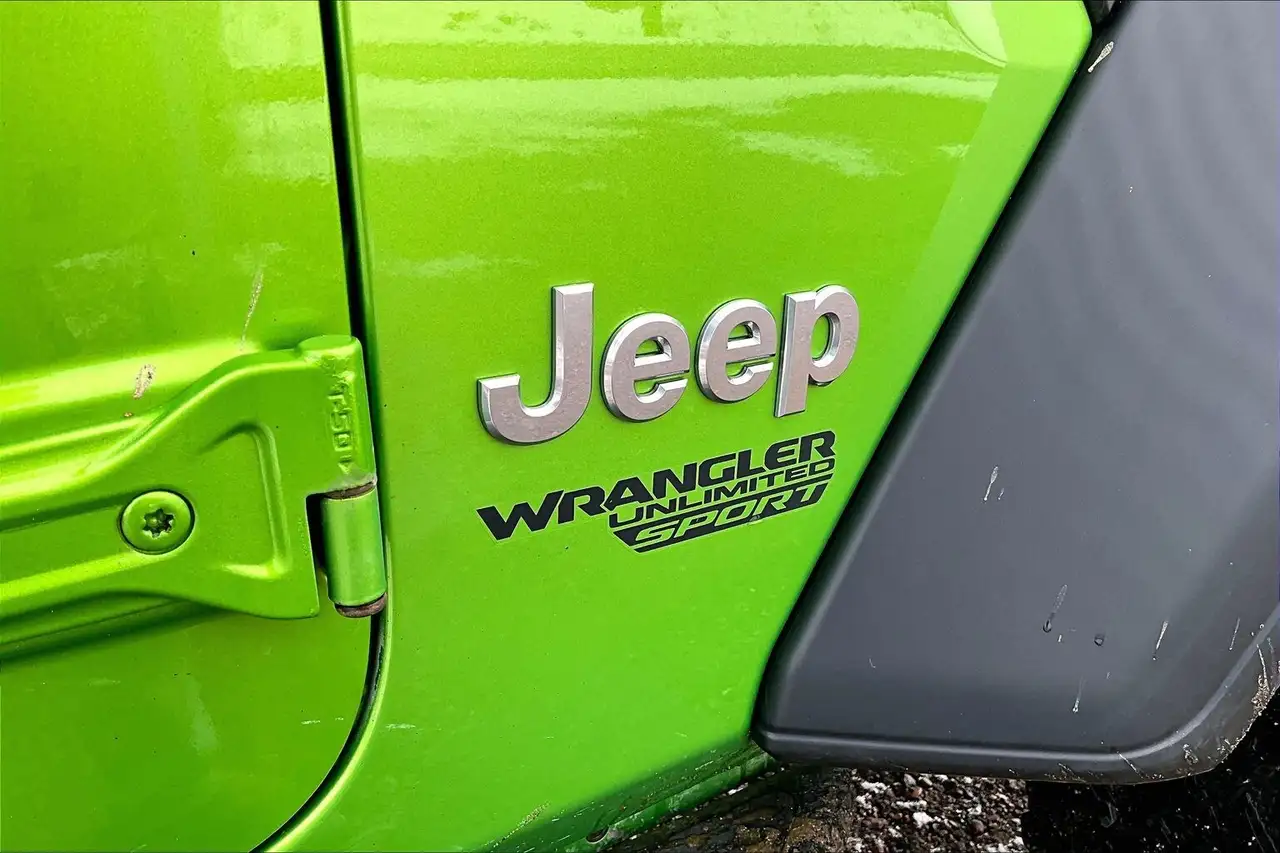 Jeep Wrangler снимка Jeep Wrangler