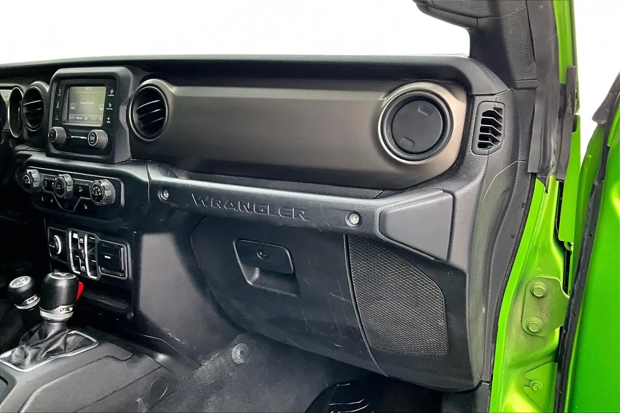 Jeep Wrangler снимка Jeep Wrangler