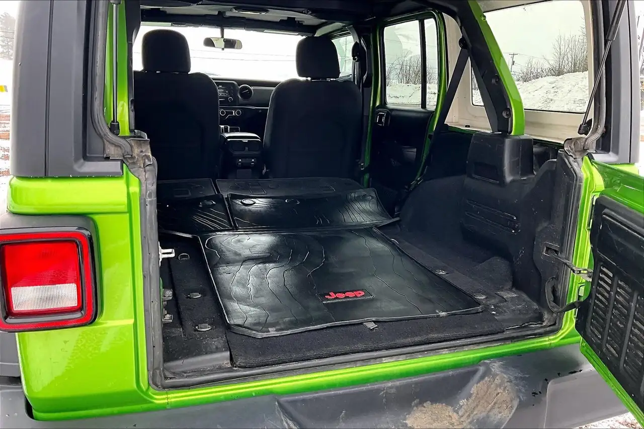 Jeep Wrangler снимка Jeep Wrangler