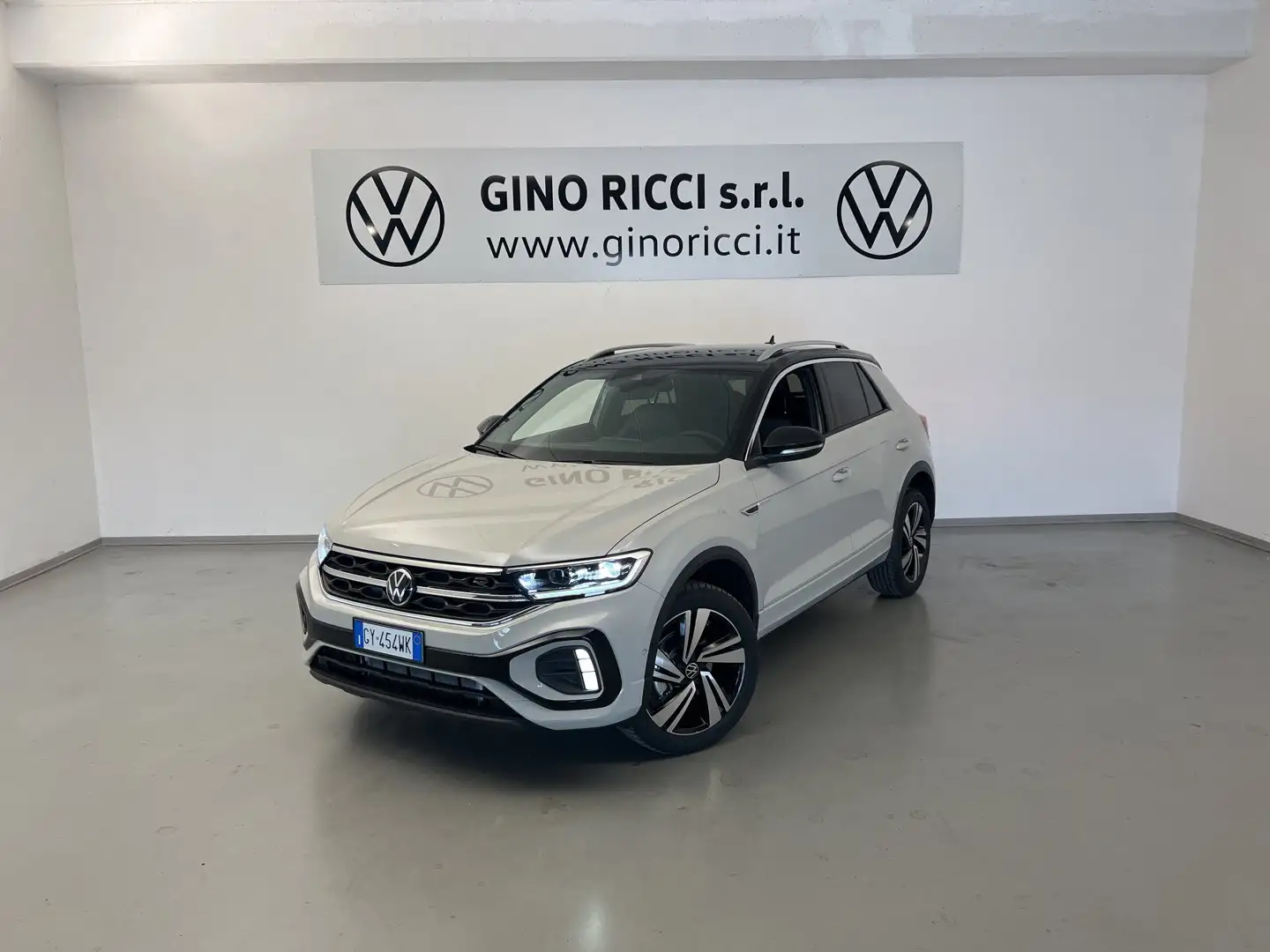 Volkswagen T-Roc 1.5 TSI ACT DSG R-Line Plus Beige - 1