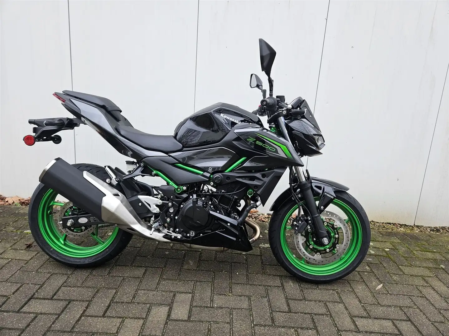 Kawasaki Z 500 SE 500,- Euro Starterbonus sichern! Negro - 2