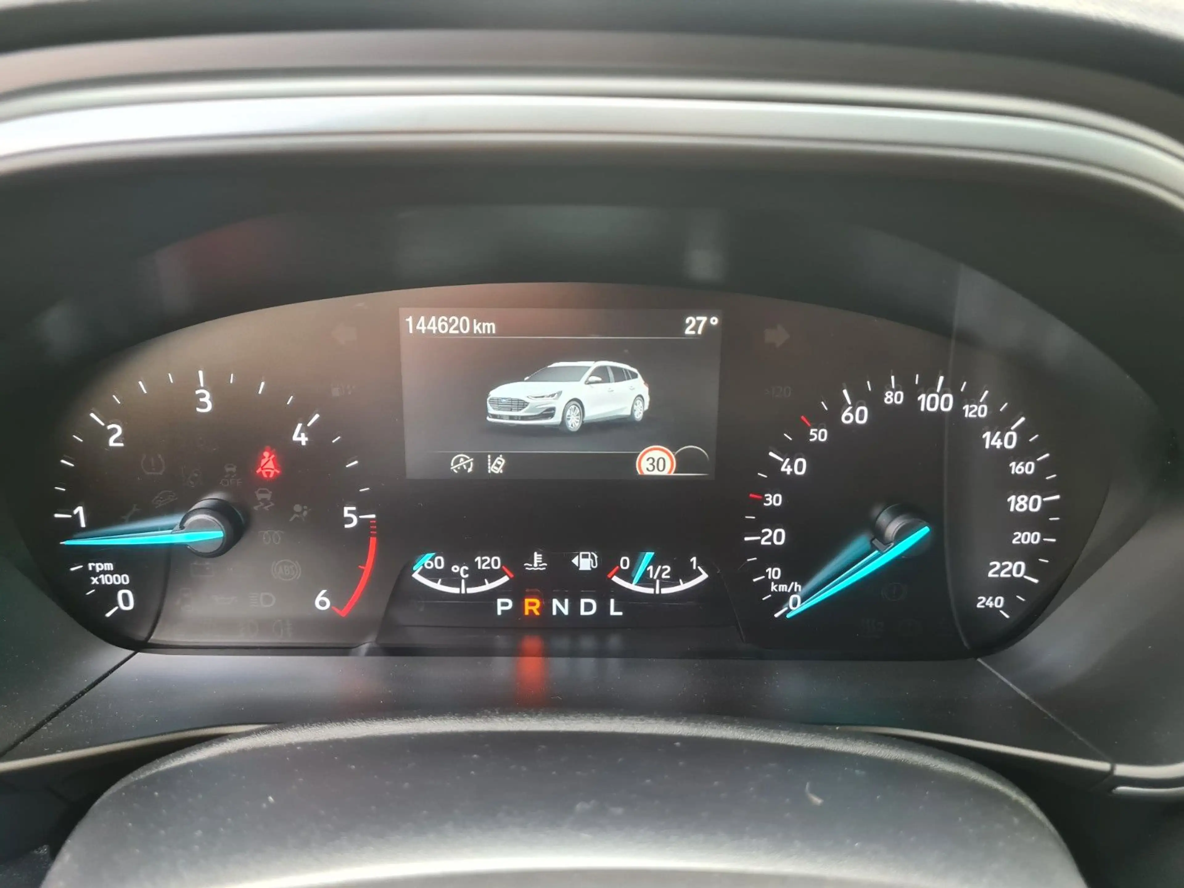 Ford Focus Turnier 1.5 88KW WINTERPAKET/KAMERA V+H — photo 7