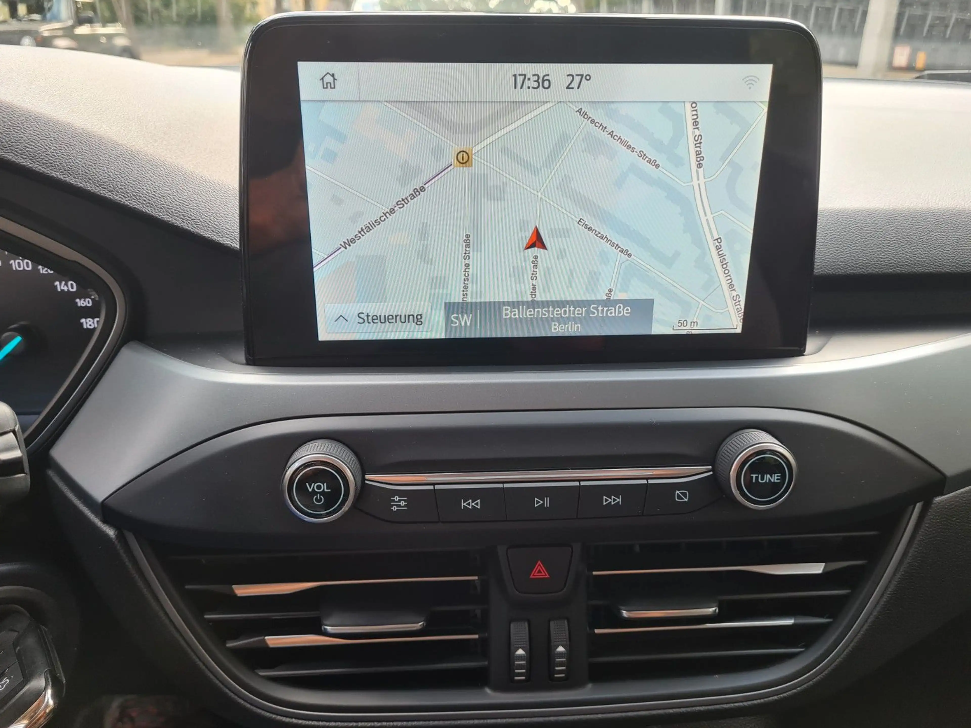 Ford Focus Turnier 1.5 88KW WINTERPAKET/KAMERA V+H — photo 12