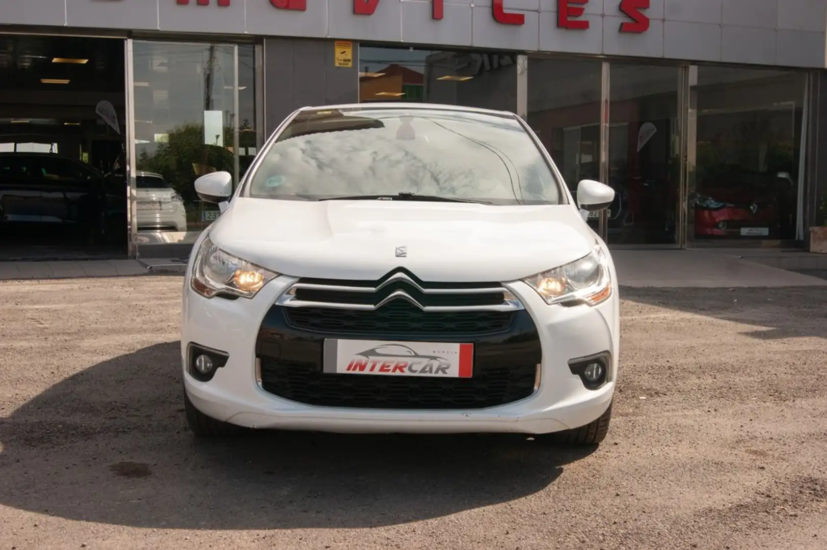 DS Automobiles DS 4 1.6 BlueHDi 120cv STT Desire Blanco - 2