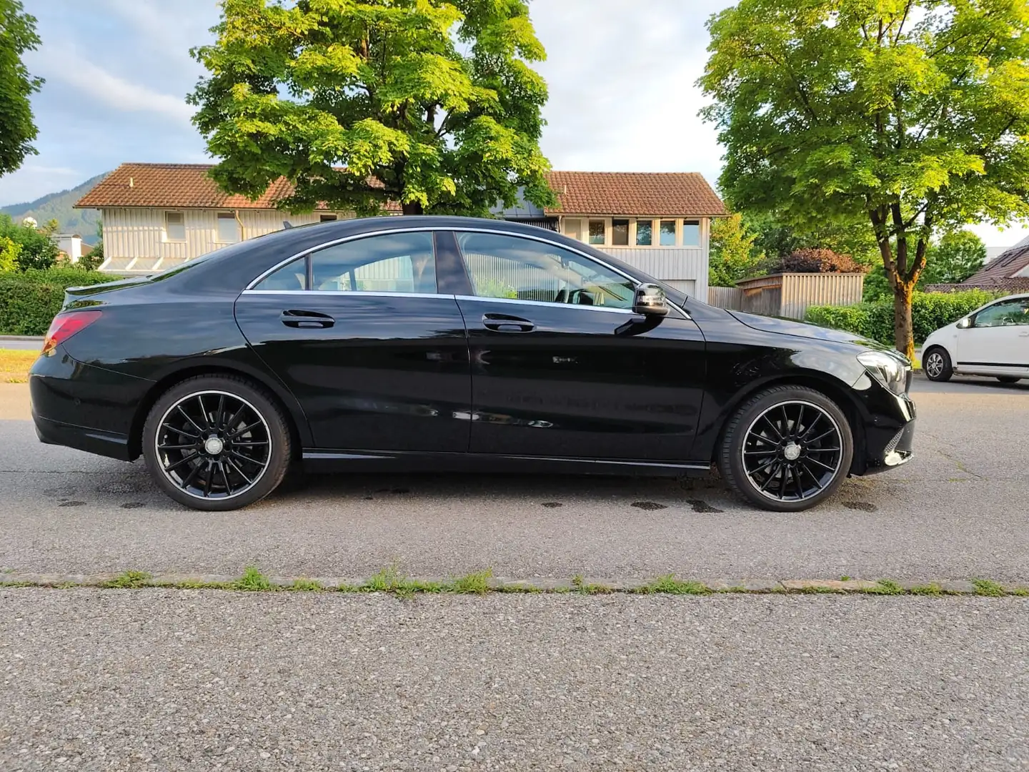 Mercedes-Benz CLA 220 CLA 220 4MATIC Aut. Schwarz - 2