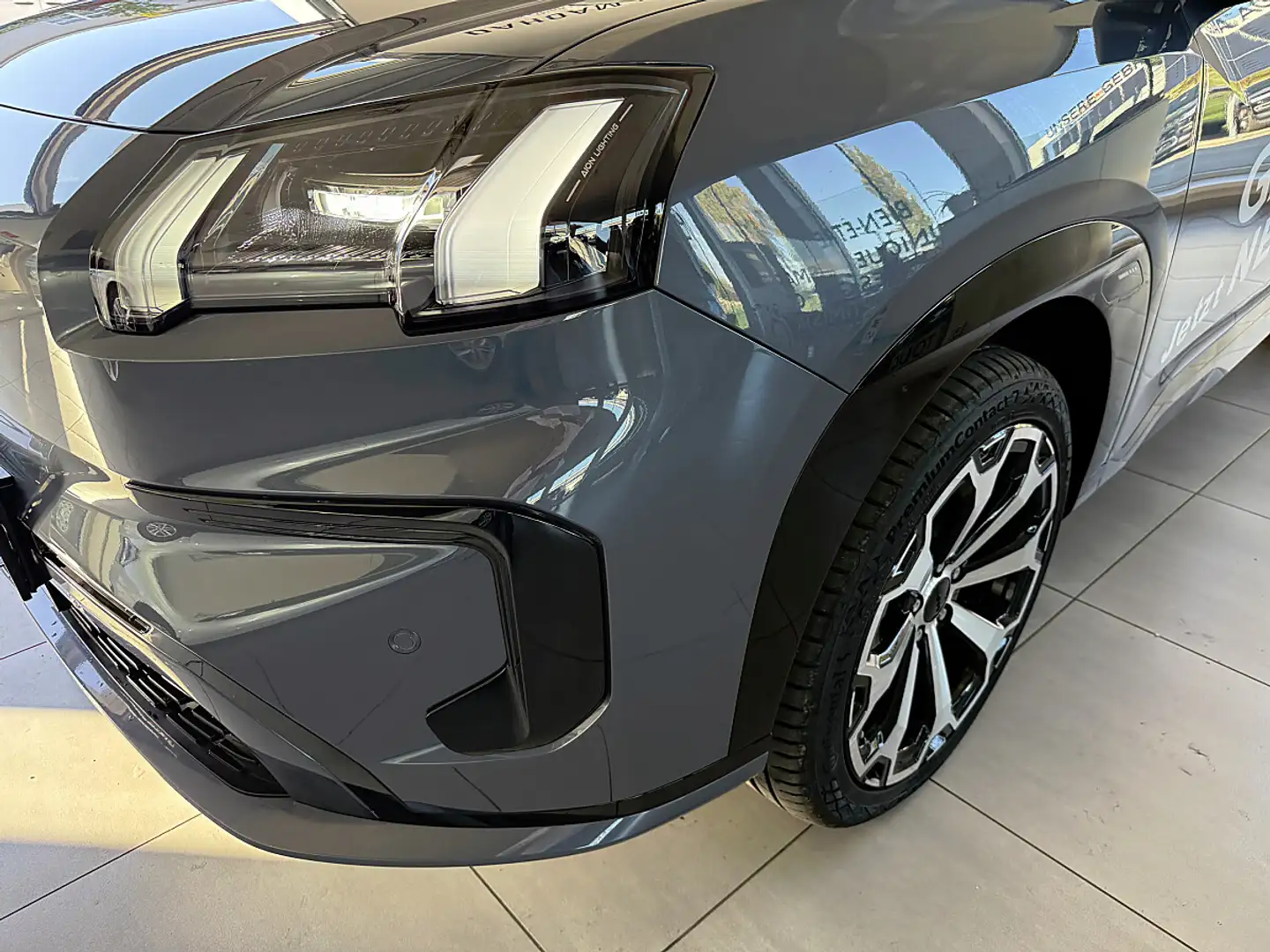 AION V E 75kWh Luxury Grau - 2