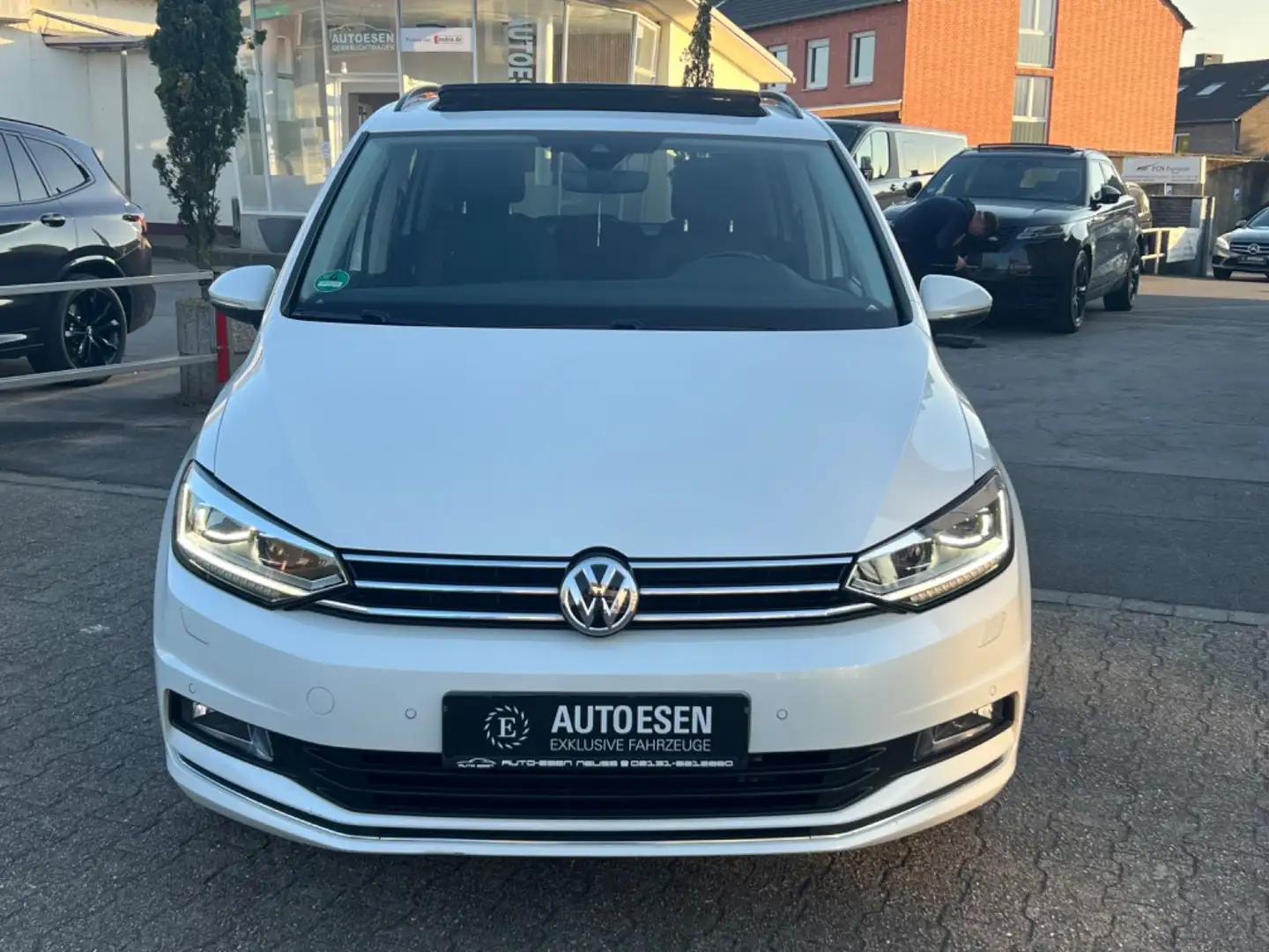 Volkswagen Touran 2.0 TDI Highline+PANO+KAMERA+STANDHEIZUNG Weiß - 2