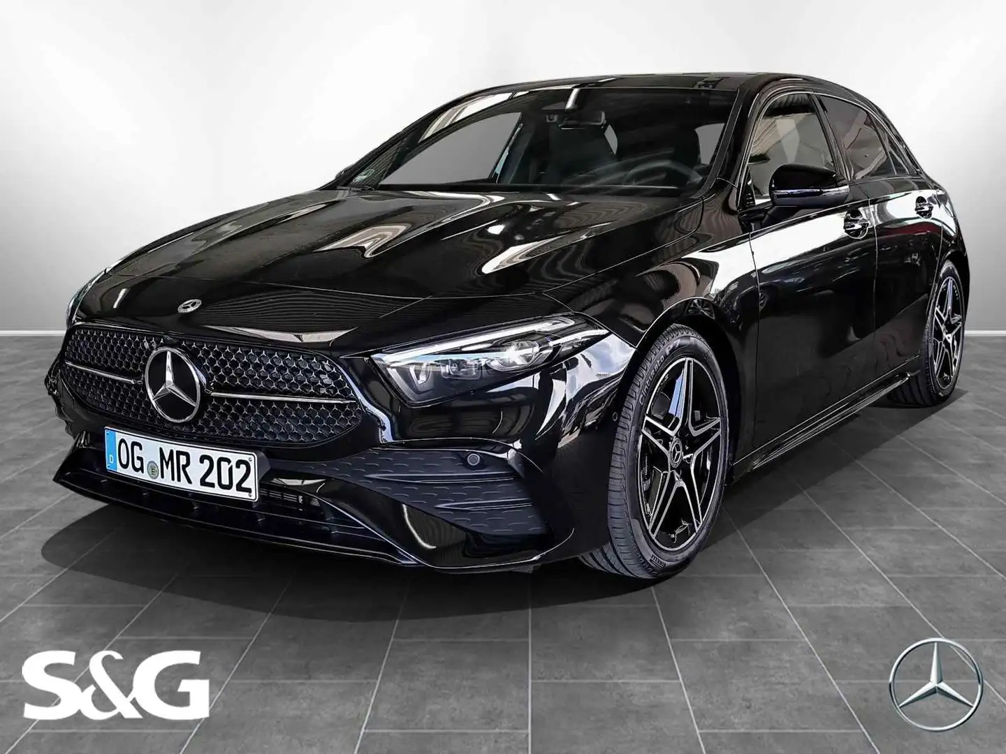Mercedes-Benz A 200 AMG MBUX+RüKam+M-LED+Pano+Smartph+Distroni Schwarz - 1
