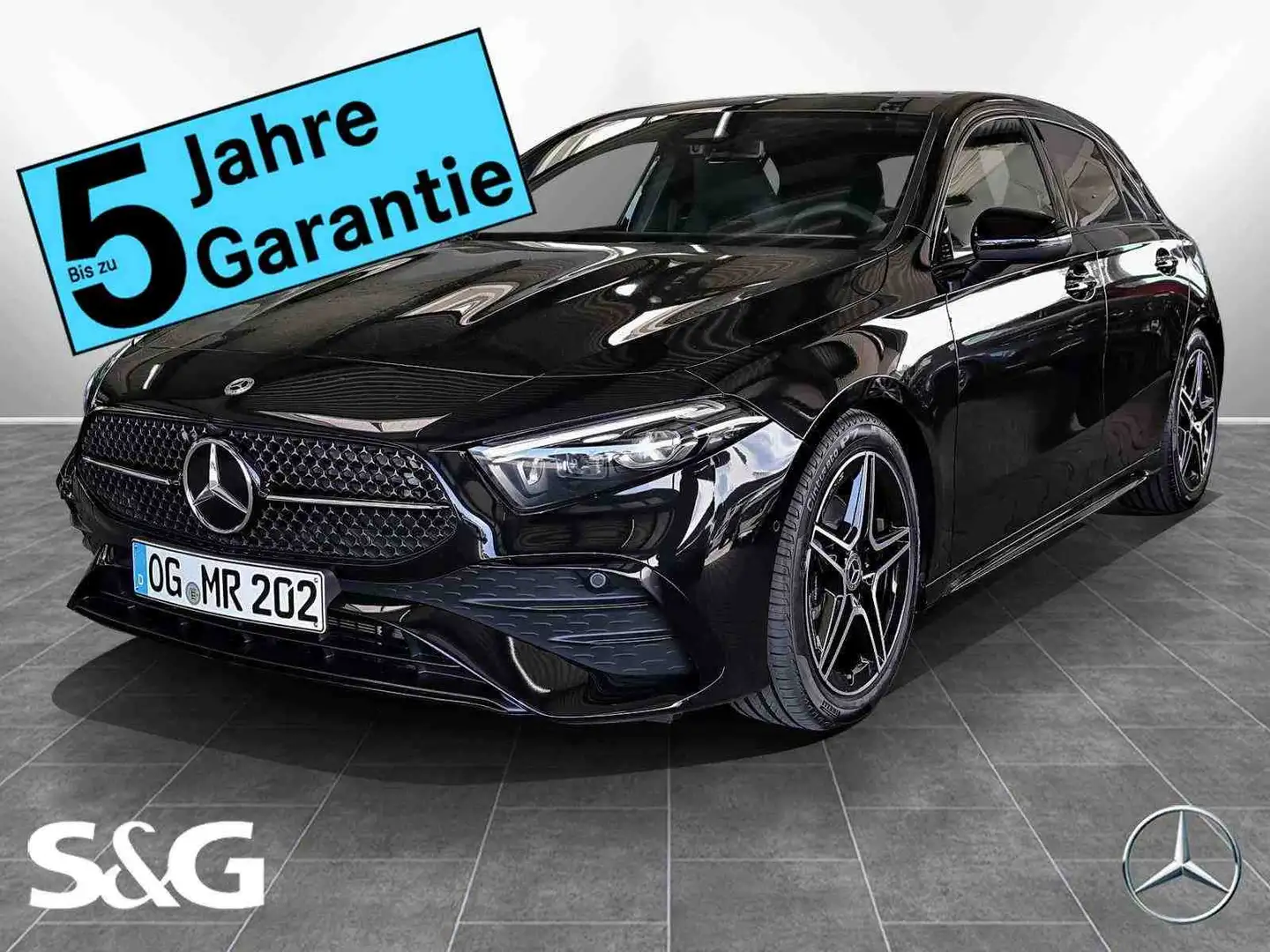 Mercedes-Benz A 200 AMG MBUX+RüKam+M-LED+Pano+Smartph+Distroni Schwarz - 1
