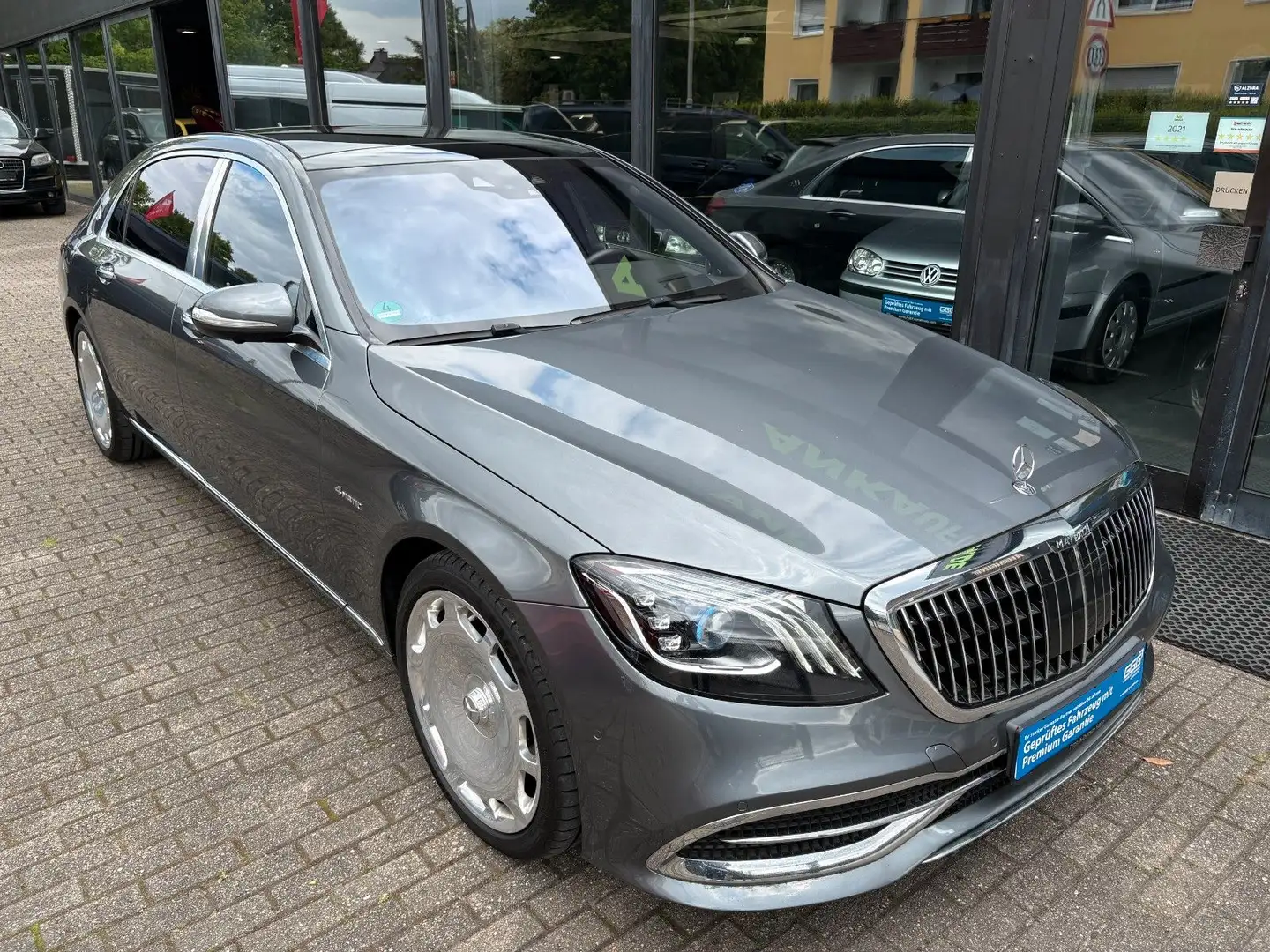 Mercedes-Benz S 560 Maybach 4 Matic Einzelstück Gris - 1
