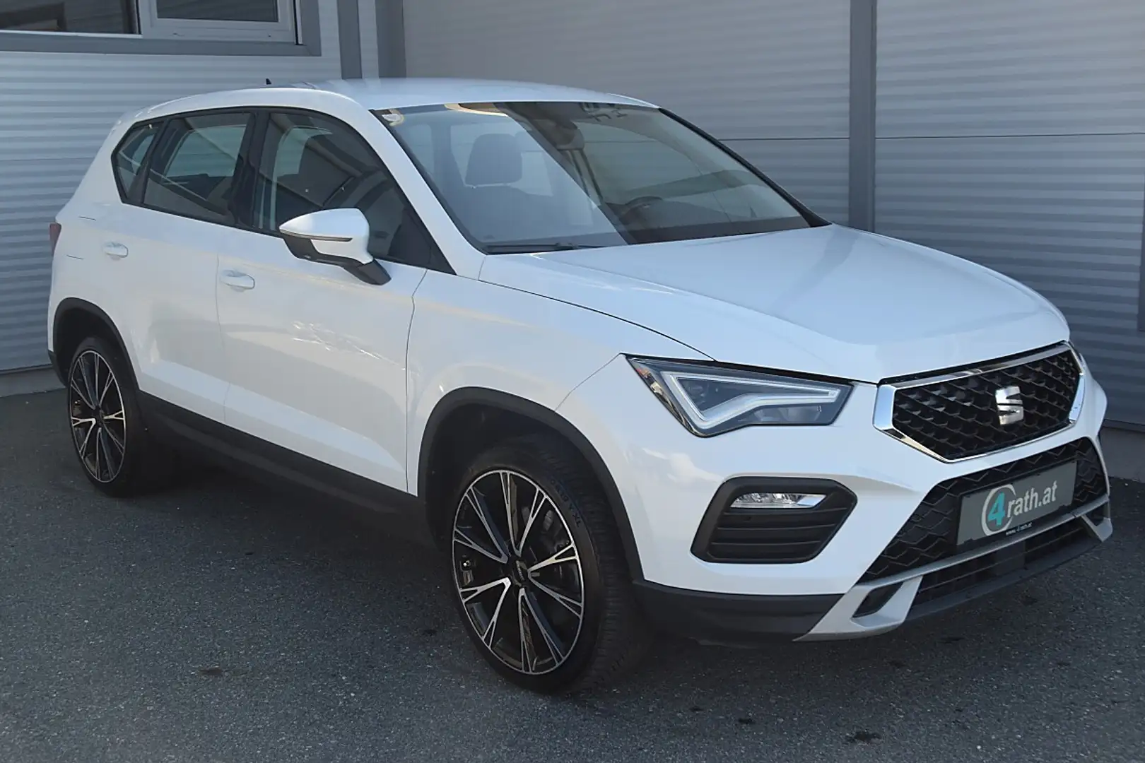 SEAT Ateca 2,0 TDI 4WD DSG LED/NAVI Weiß - 2