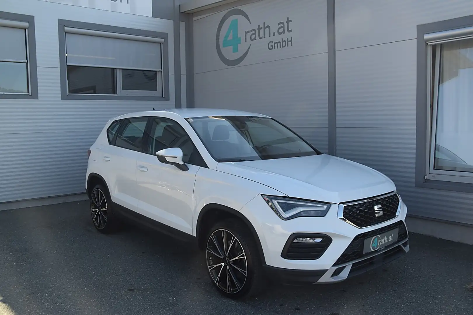 SEAT Ateca 2,0 TDI 4WD DSG LED/NAVI Weiß - 1