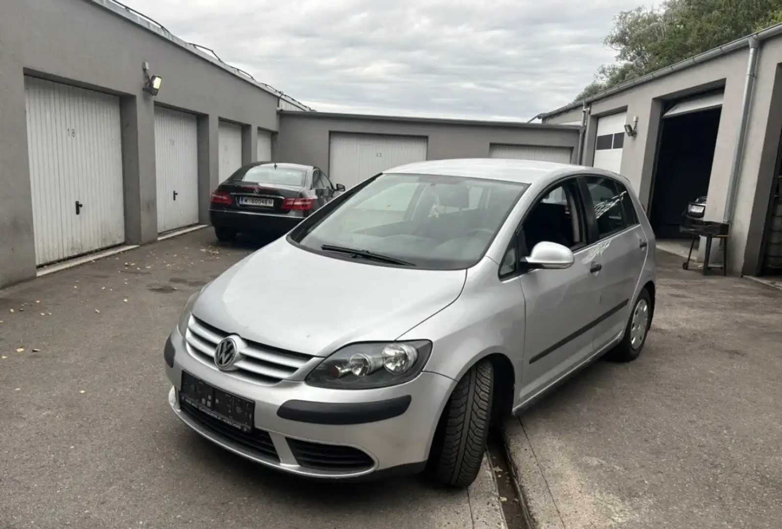 Volkswagen Golf Plus 1.9 TDI Comfortline - 1