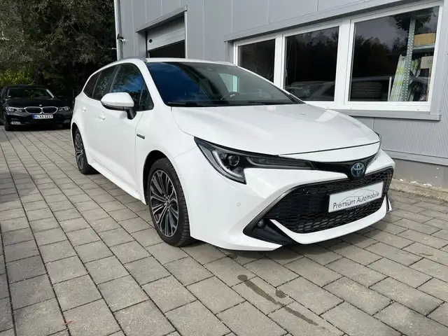 Toyota Corolla Hybrid Club