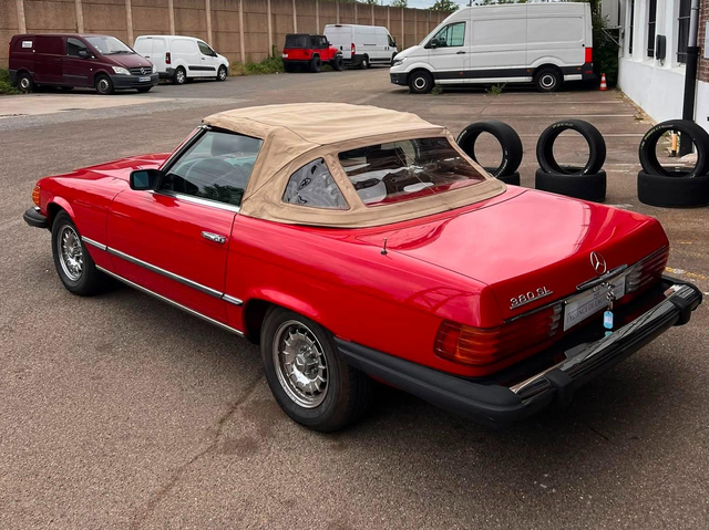 Mercedes-Benz SL 380 R107