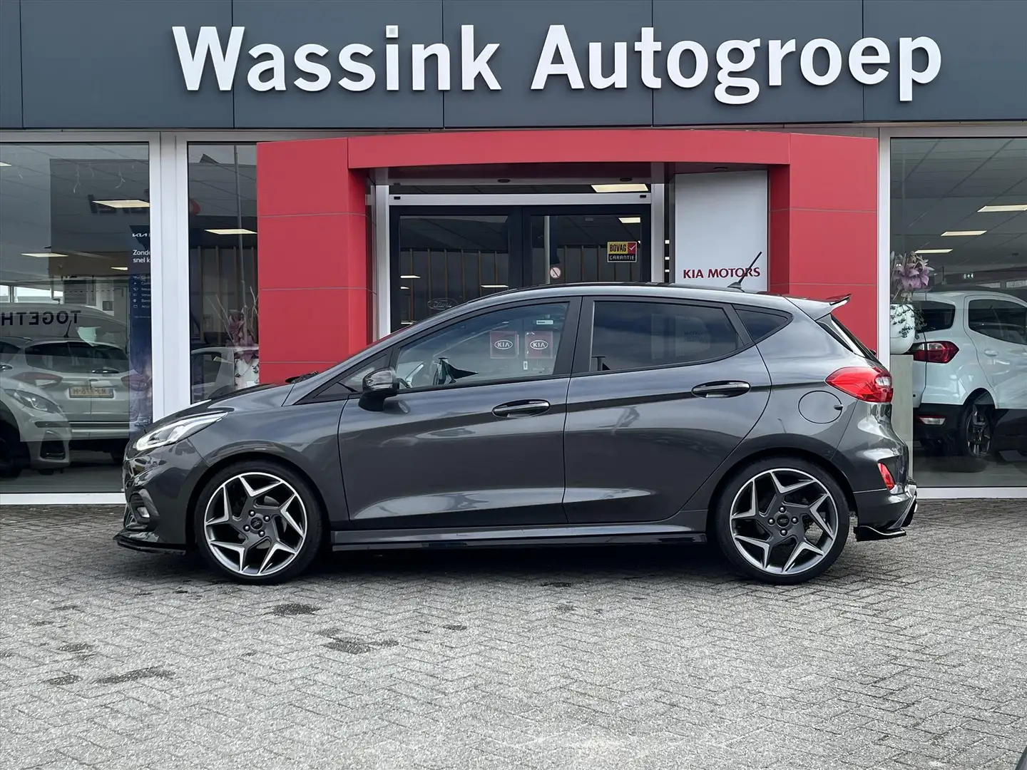 Ford Fiesta 1.0 EcoBoost ST-Line | Navigatie | 18 inch | Carpl Grijs - 2