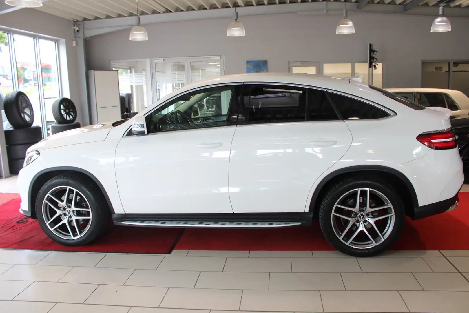 Mercedes-Benz GLE 350 d 4Matic Coupe AMG-LINE*Airmatic White - 2