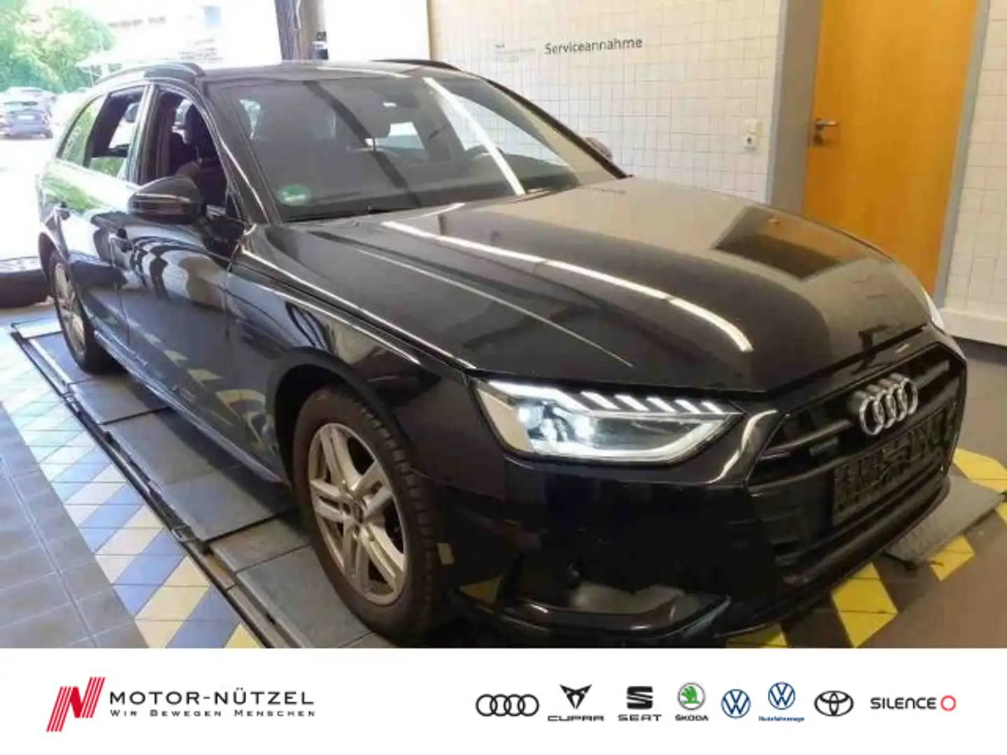 Audi A4 40 TFSI QU S-TR ADVAN. 5JG+LED+NAV+AHK Schwarz - 1