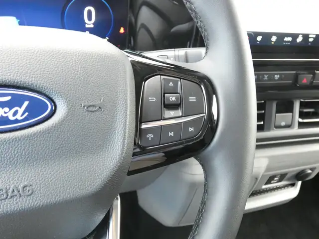 Ford Tourneo Custom Bus Allrad L2H1 Titanium +Pano Ansicht 26