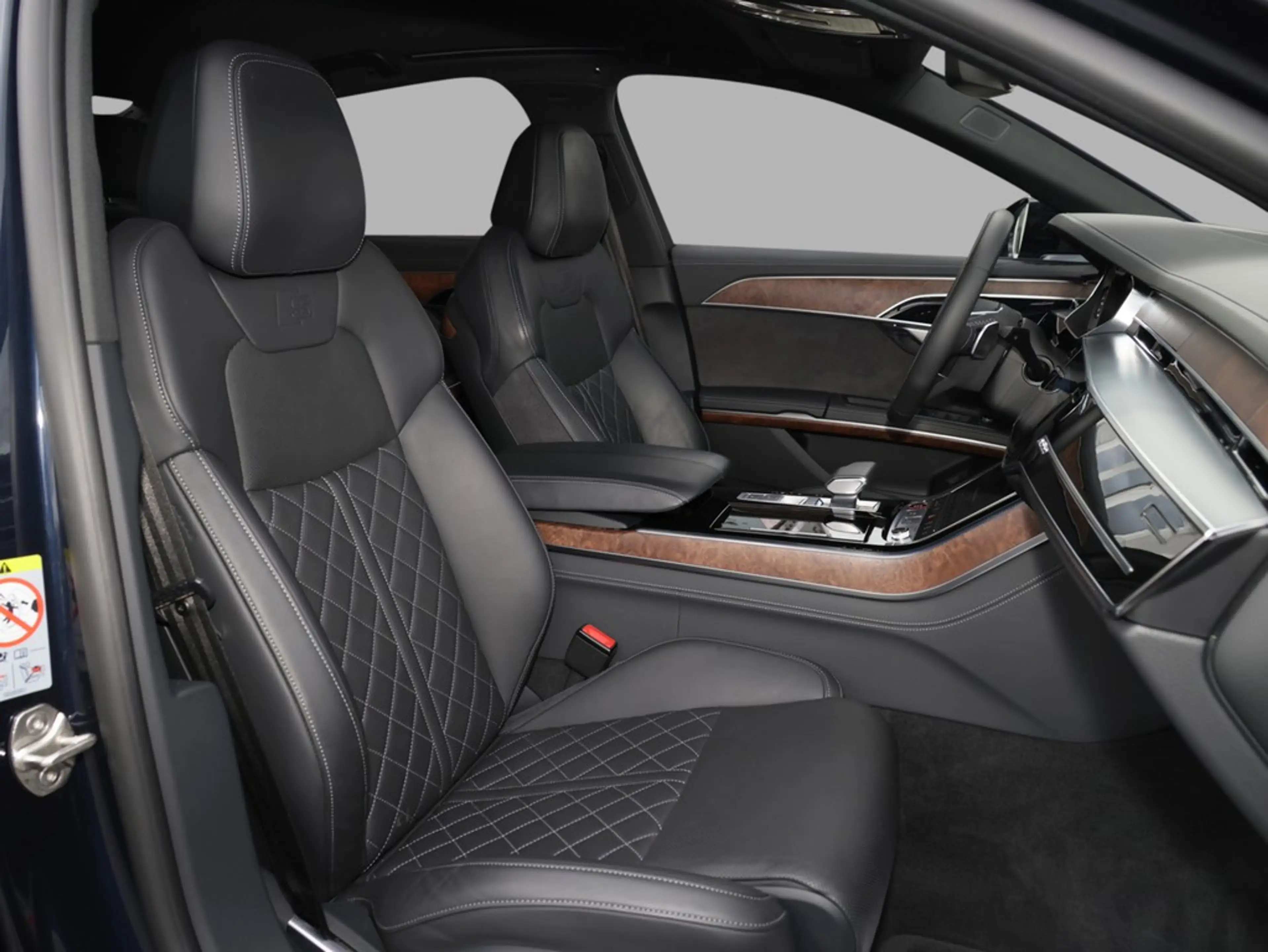 Audi S8 4.0 TFSI quattro — photo 12
