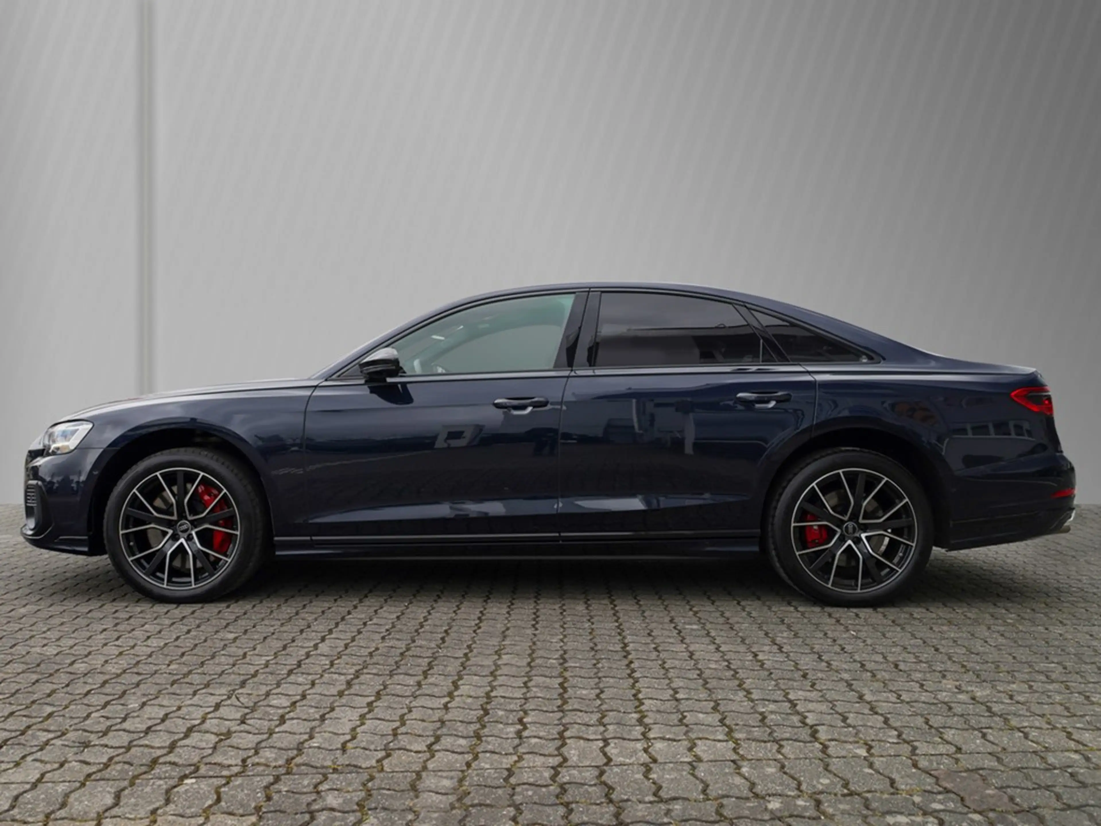 Audi S8 4.0 TFSI quattro — photo 3