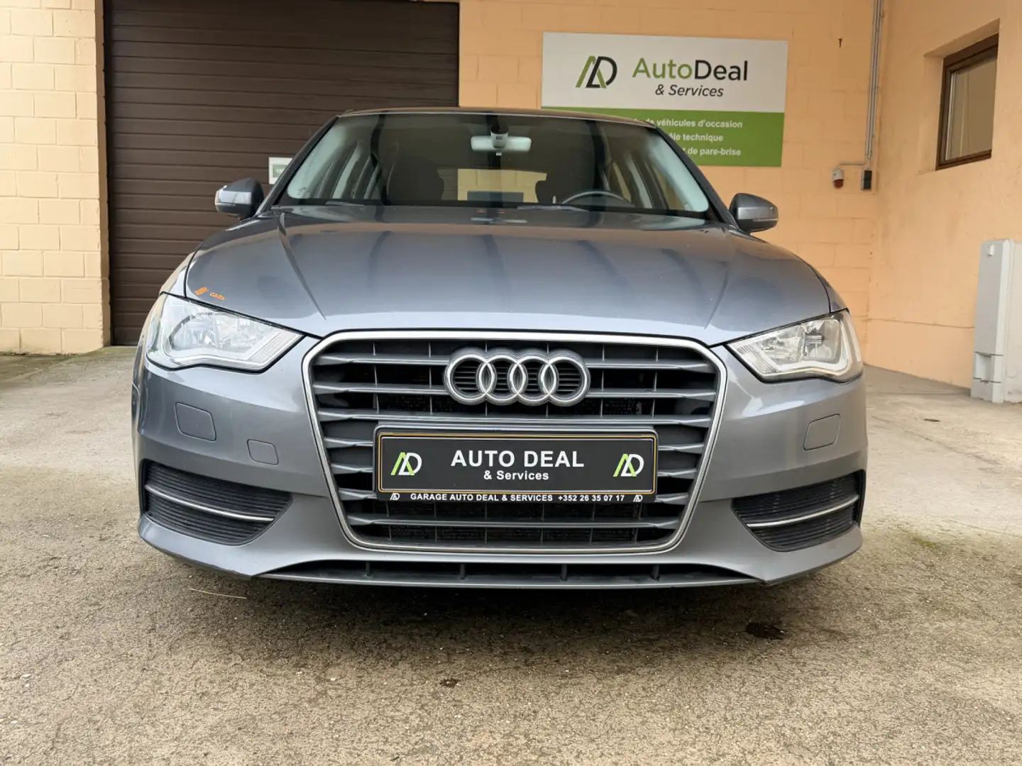 Audi A3 SPORTBACK 1.6 TDI 110CV Gris - 2