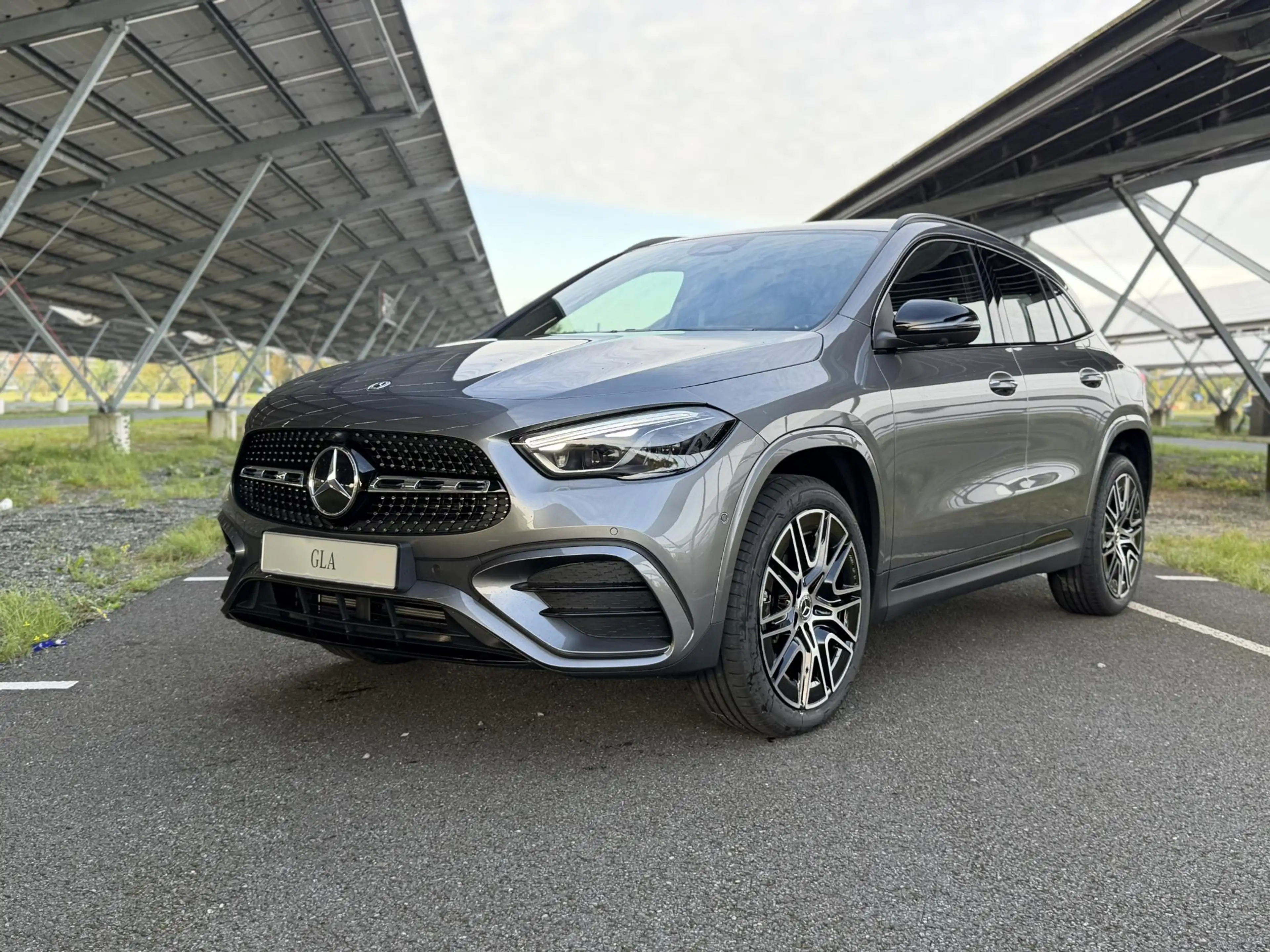 Mercedes-Benz GLA 250 e 140 Years Edition | AMG line | Night | Panoramad — photo 9