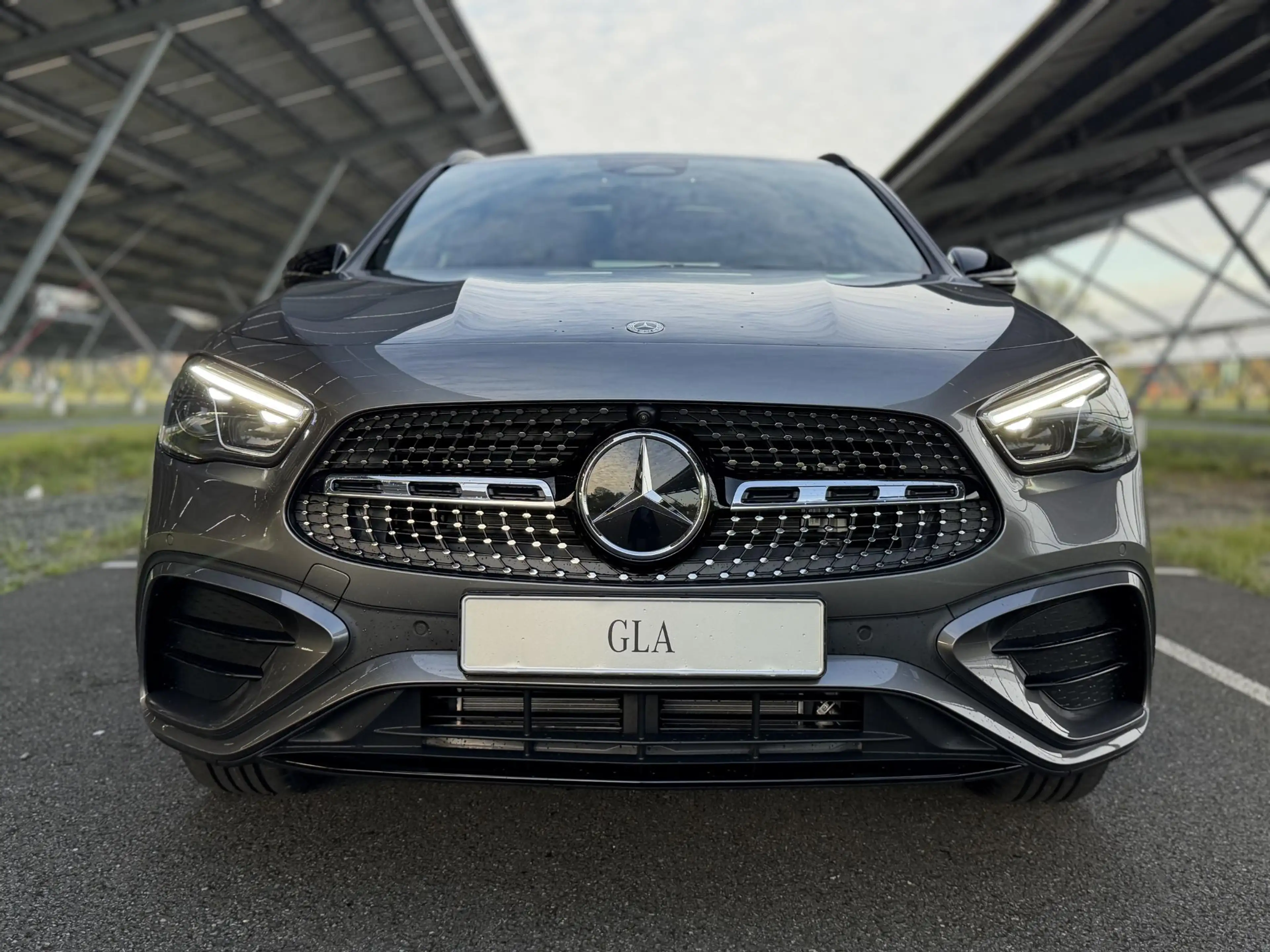 Mercedes-Benz GLA 250 e 140 Years Edition | AMG line | Night | Panoramad — photo 2