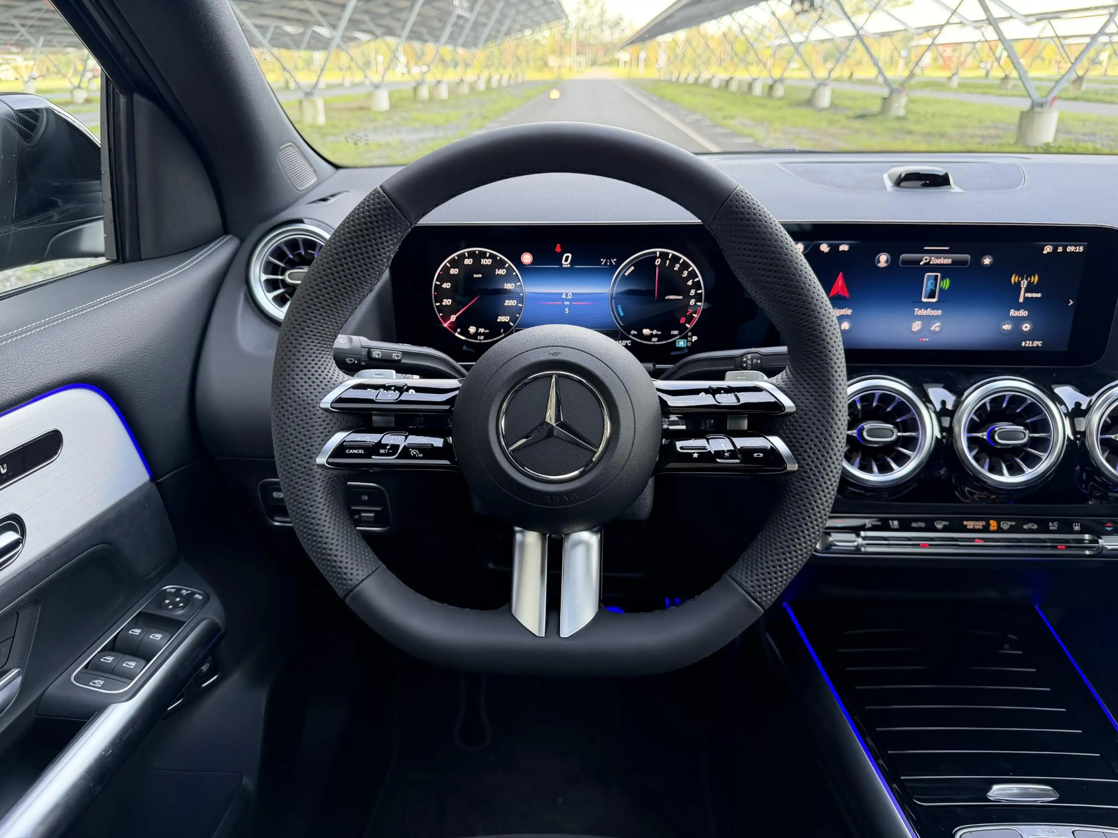 Mercedes-Benz GLA 250 e 140 Years Edition | AMG line | Night | Panoramad — photo 14