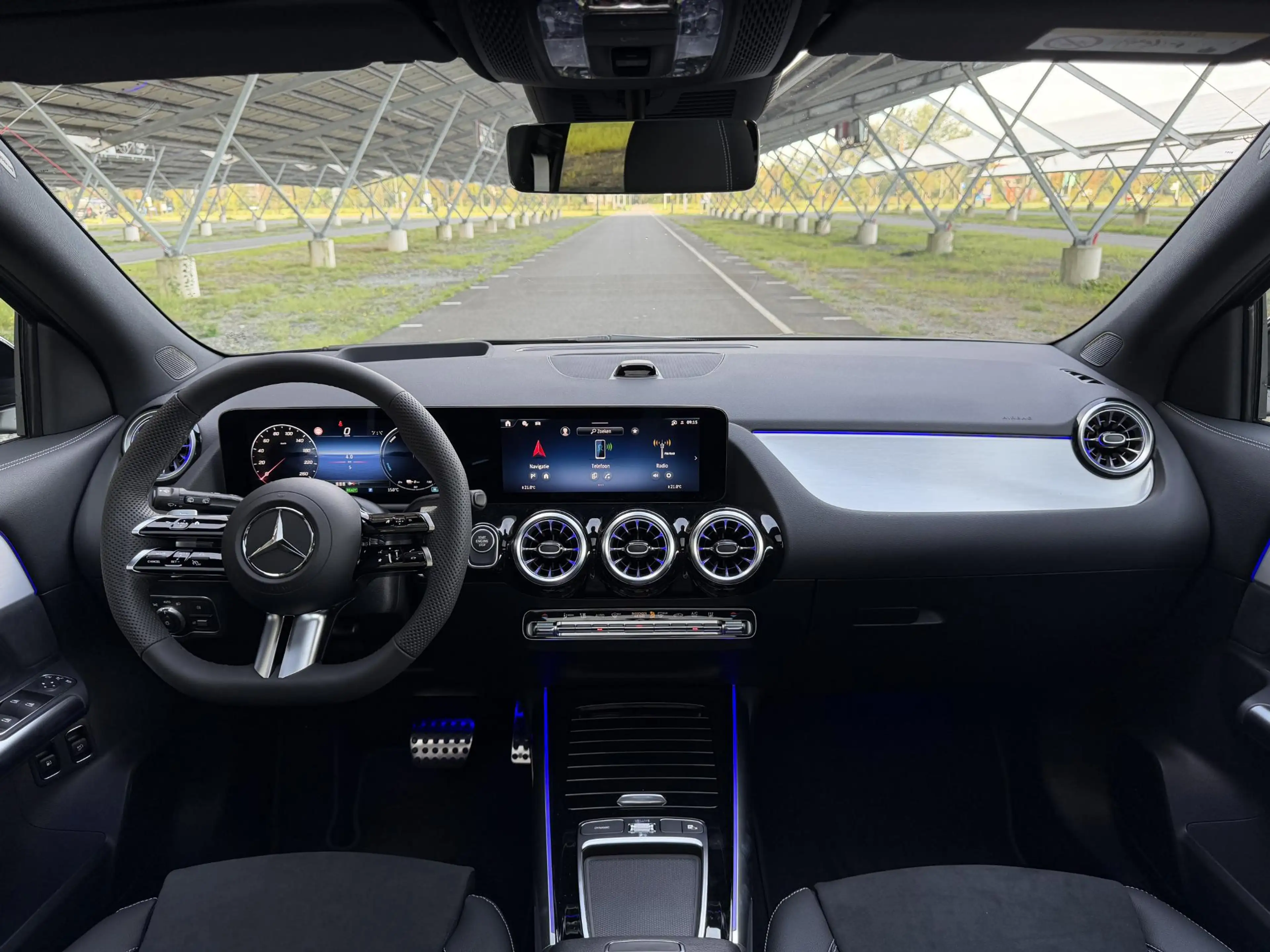 Mercedes-Benz GLA 250 e 140 Years Edition | AMG line | Night | Panoramad — photo 13