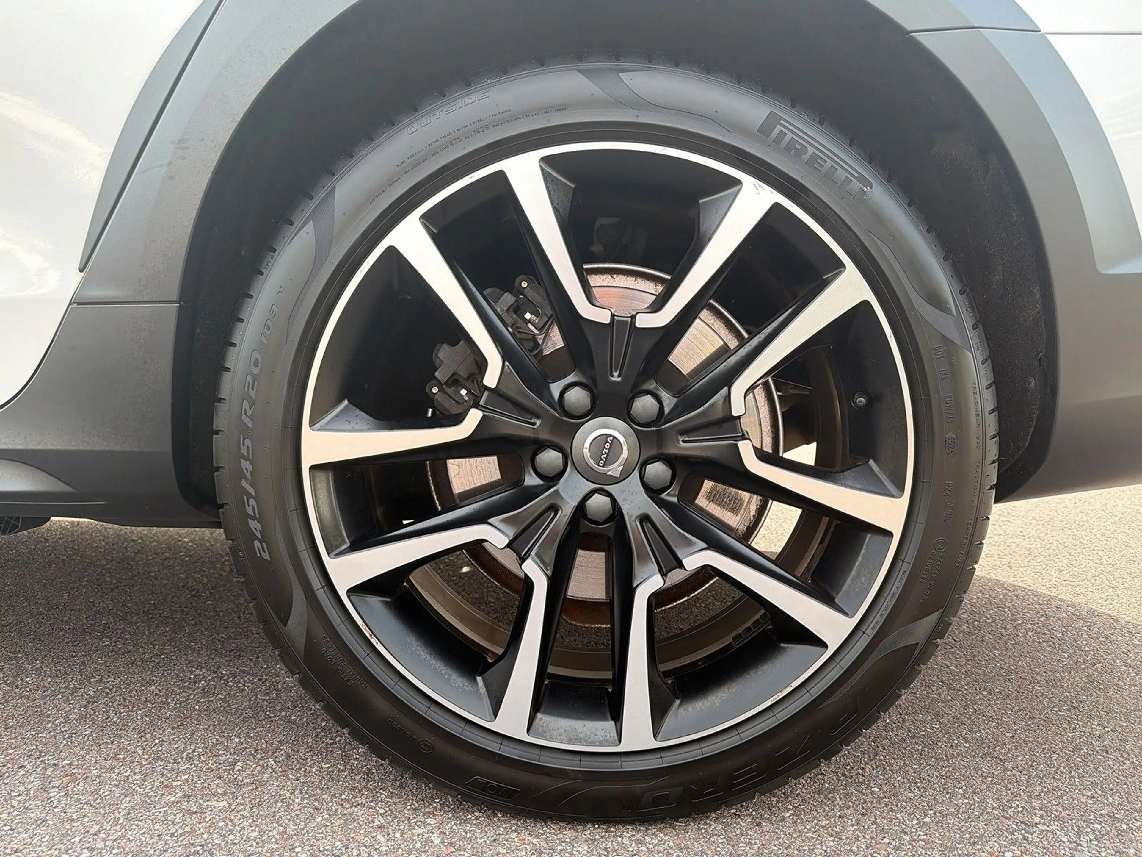Volvo V90 Cross Country B4 AWD Mild-Hybrid Plus ACC — photo 2
