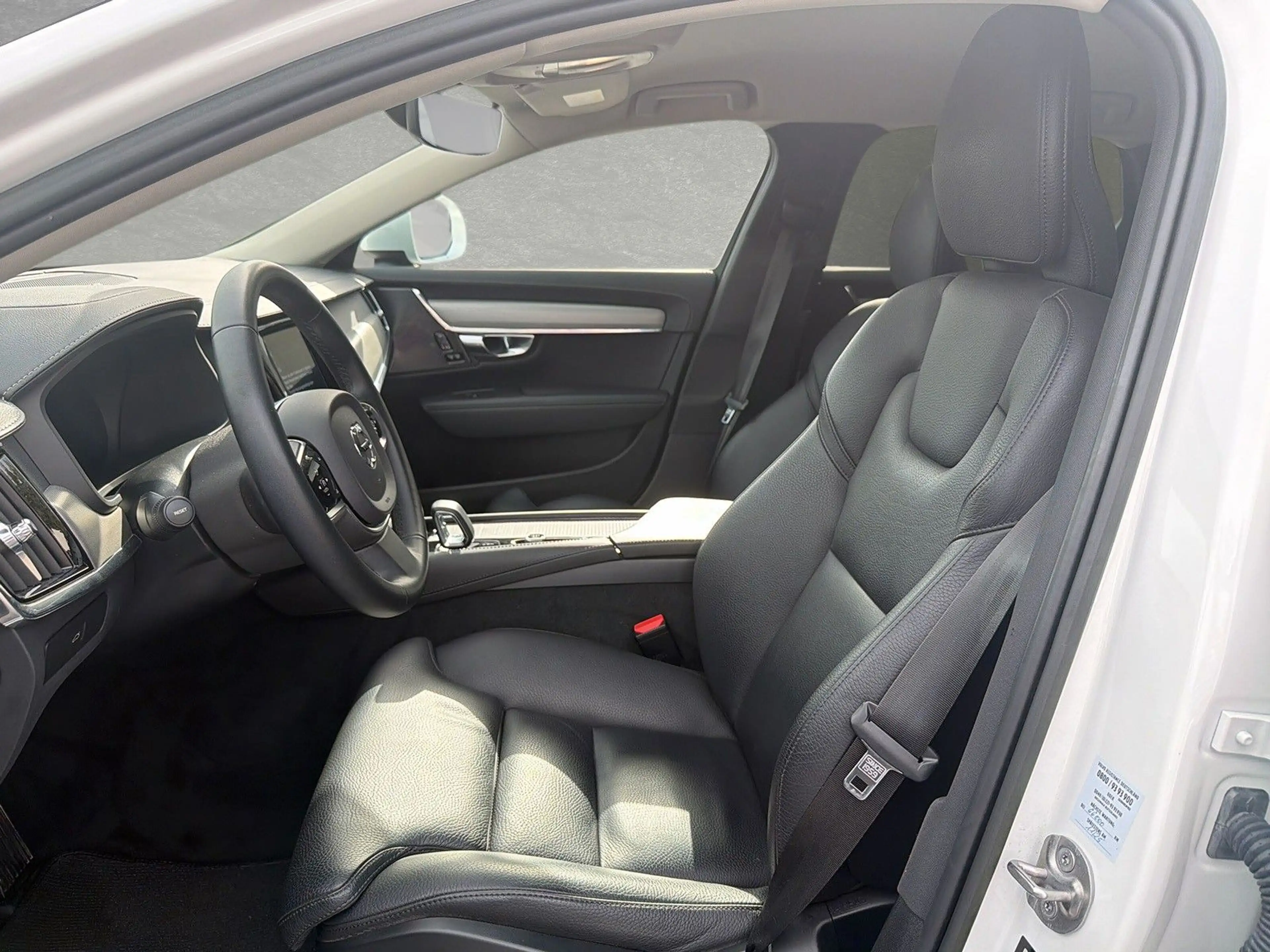 Volvo V90 Cross Country B4 AWD Mild-Hybrid Plus ACC — photo 3