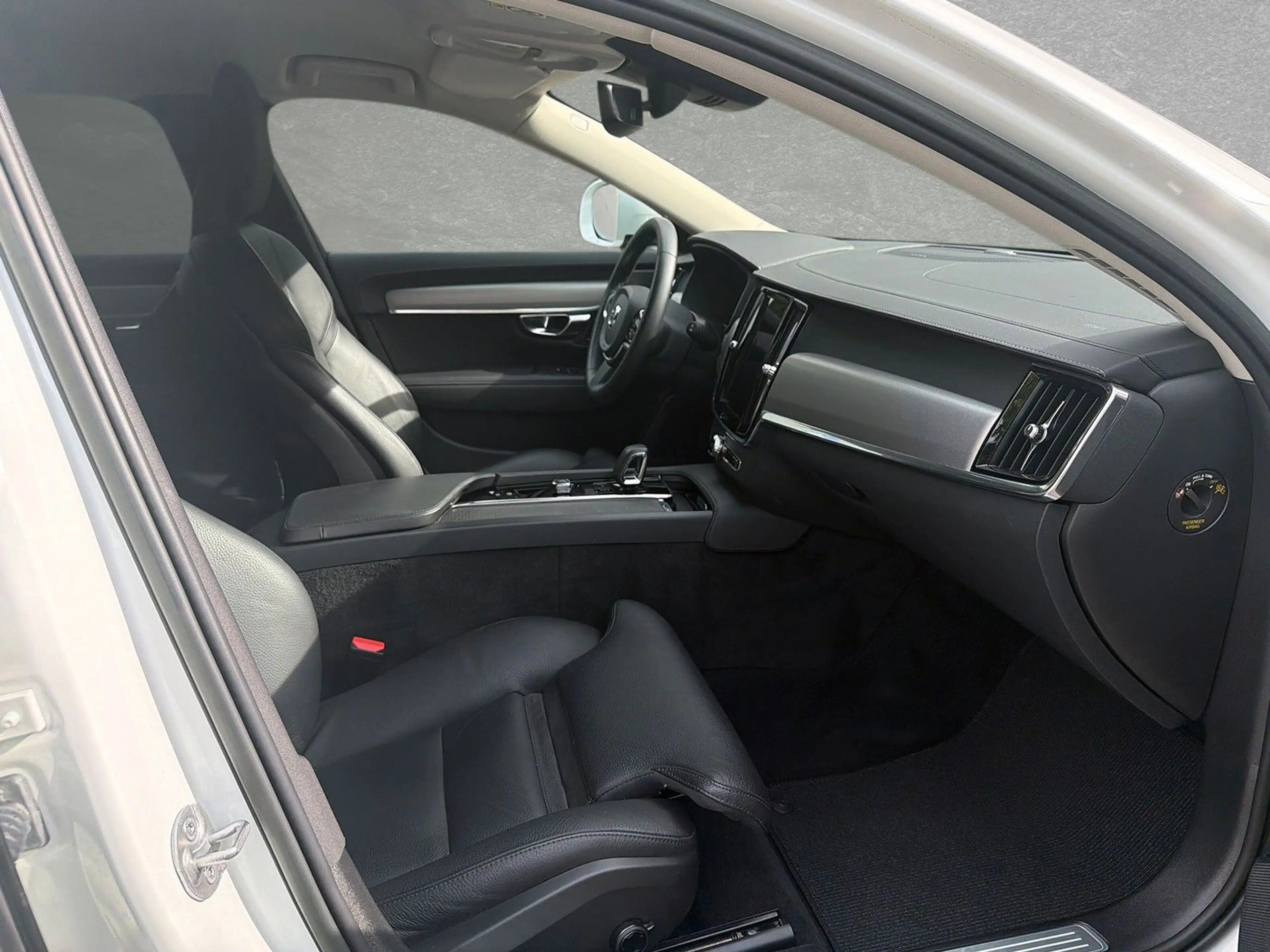 Volvo V90 Cross Country B4 AWD Mild-Hybrid Plus ACC — photo 4