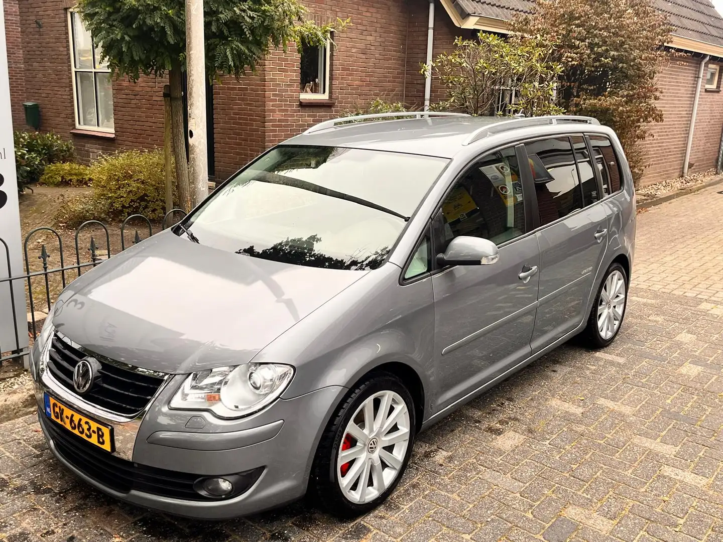 Volkswagen Touran 1.4 TSI Optive Gris - 2