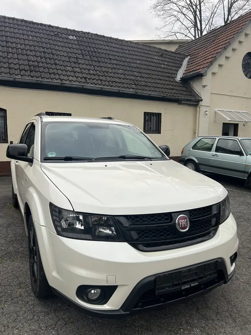 Fiat Freemont Black Code AWD-Aut.AHK-7 Sitzer!! - 2