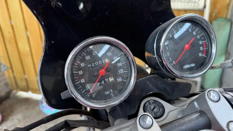 Suzuki GSF 600 - foto 3