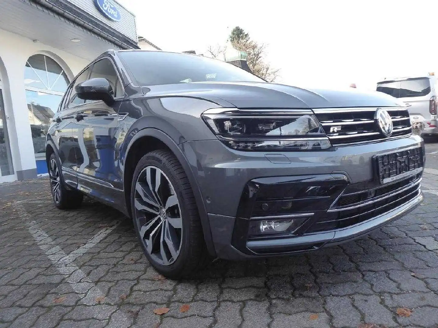Volkswagen Tiguan Highline R-Line Paket 4Motion Gris - 2