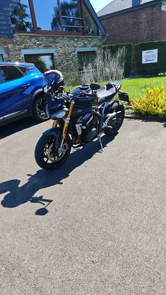 Triumph Speed Triple - foto 2