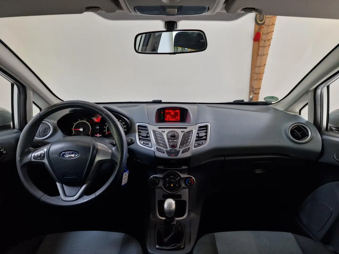 Ford Fiesta 1.25 Trend (Airco / Bluetooth / 5 Deurs) Grijs - 2
