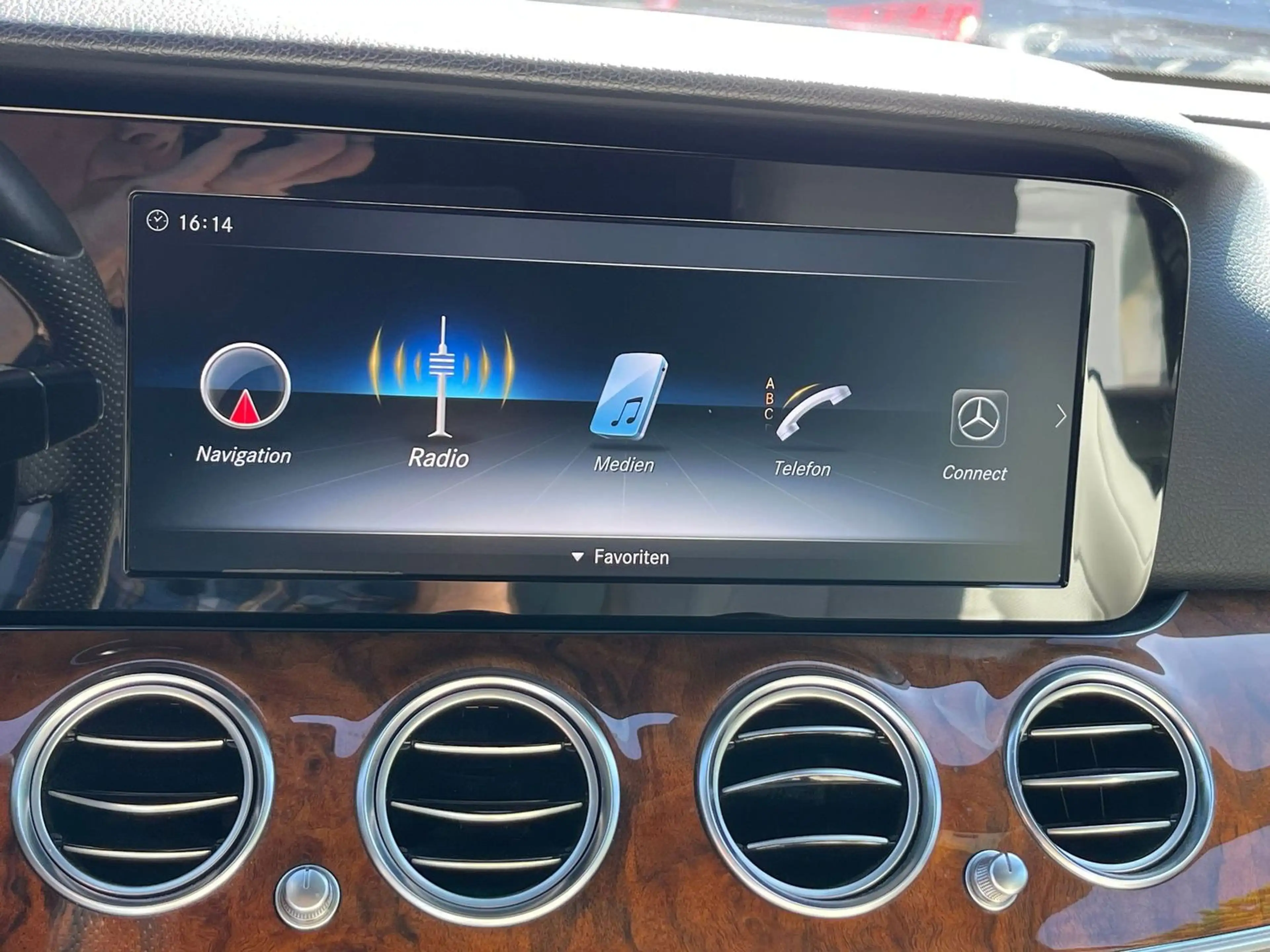 Mercedes-Benz E 350 E 350 d/DAB+/LED/SOS/Navi/Kamera/Leder/PDC — photo 14