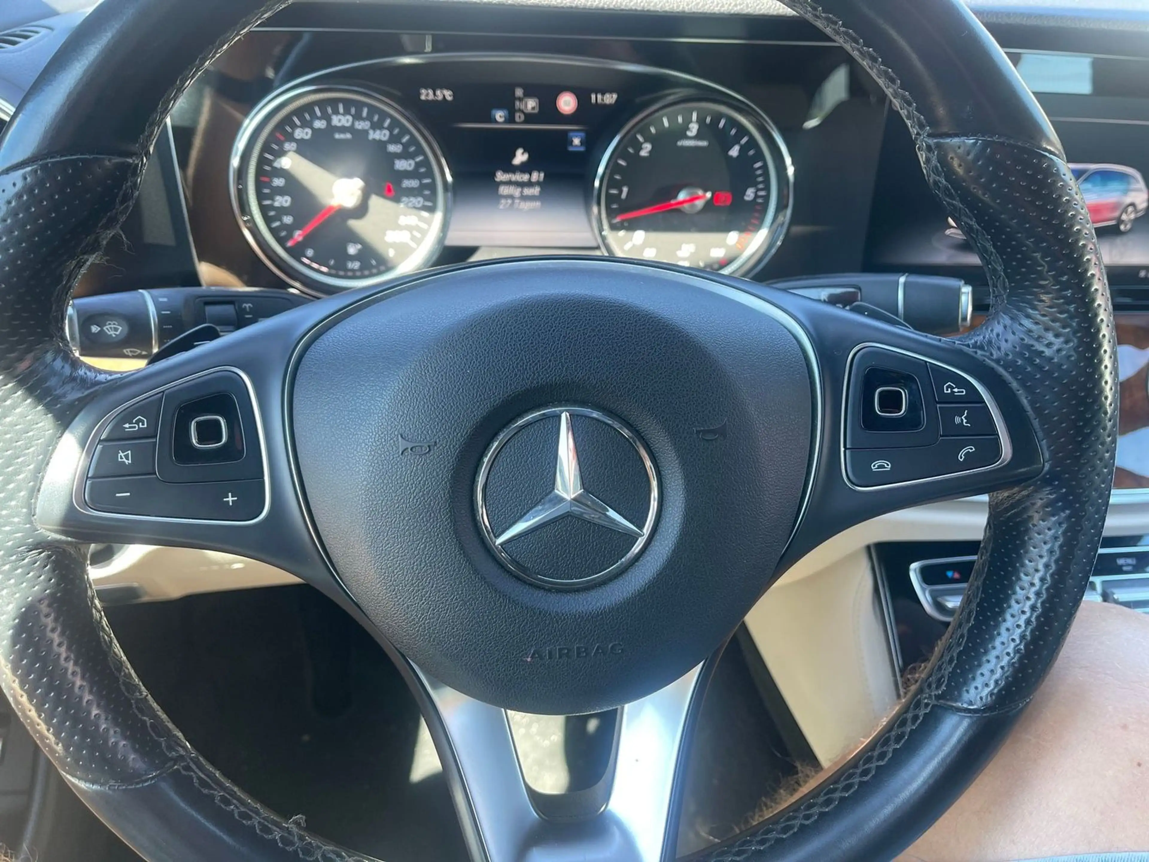 Mercedes-Benz E 350 E 350 d/DAB+/LED/SOS/Navi/Kamera/Leder/PDC — photo 11