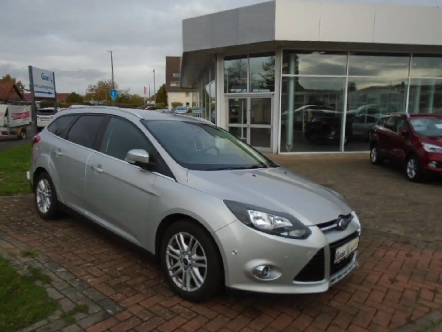 Ford Focus Titanium Zahnriemen NEU TOP Ausstattung ! Silber - 1