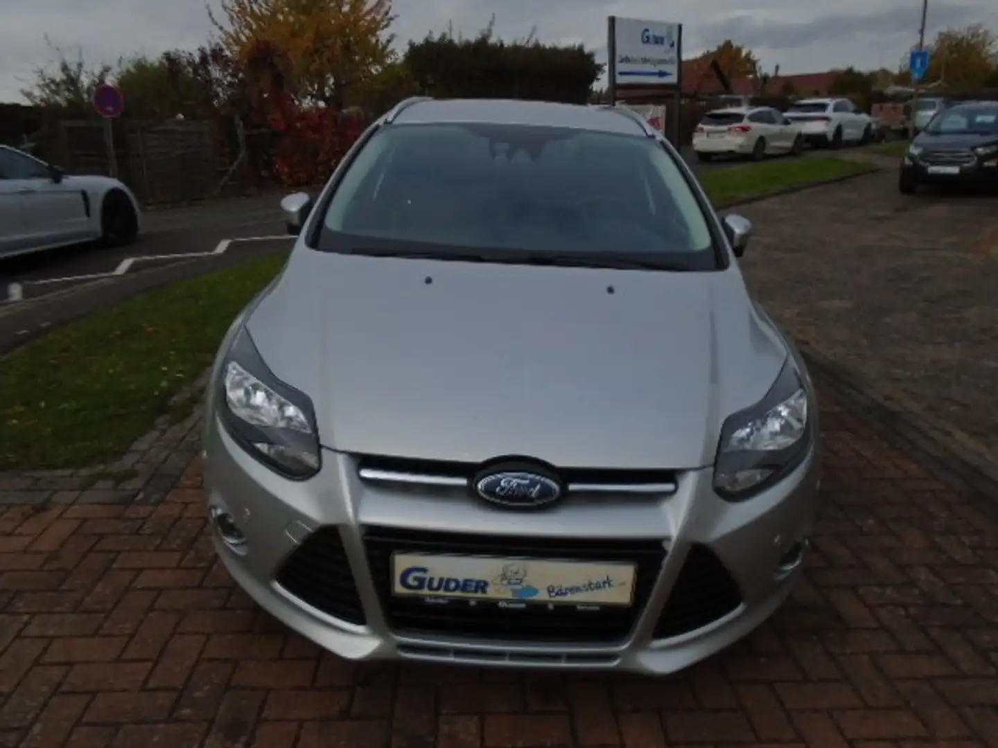 Ford Focus Titanium Zahnriemen NEU TOP Ausstattung ! Silber - 2